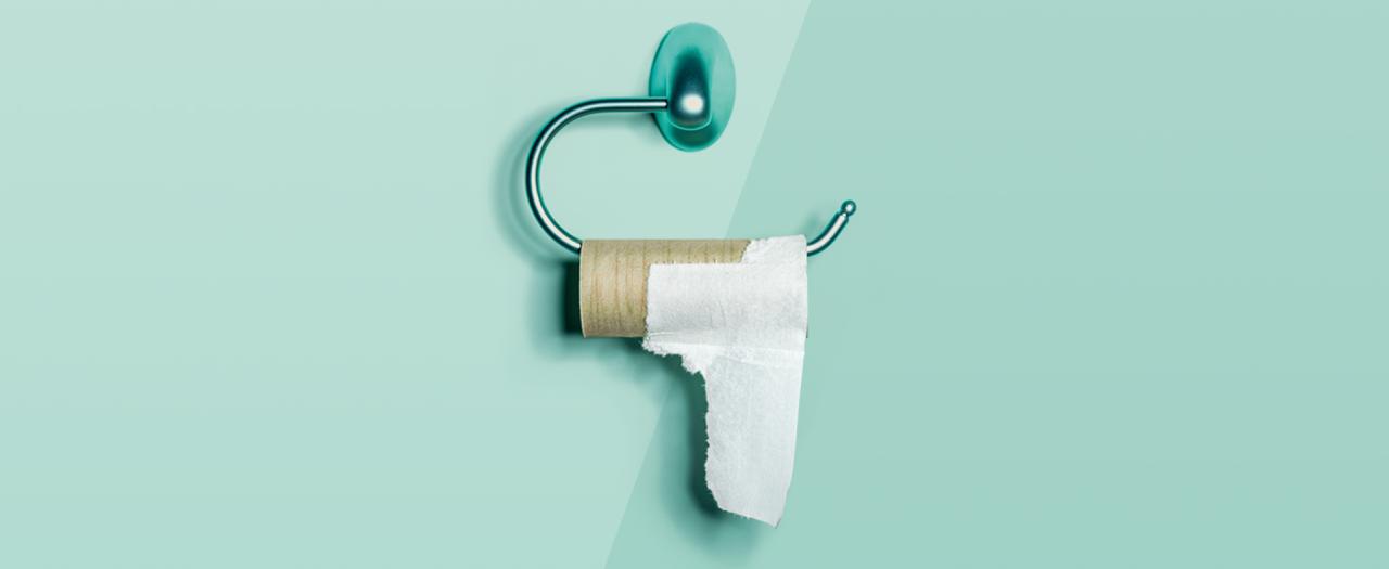Leere Toilettenpapierrolle als Symbol für Lieferengpässe bei Arzneimitteln